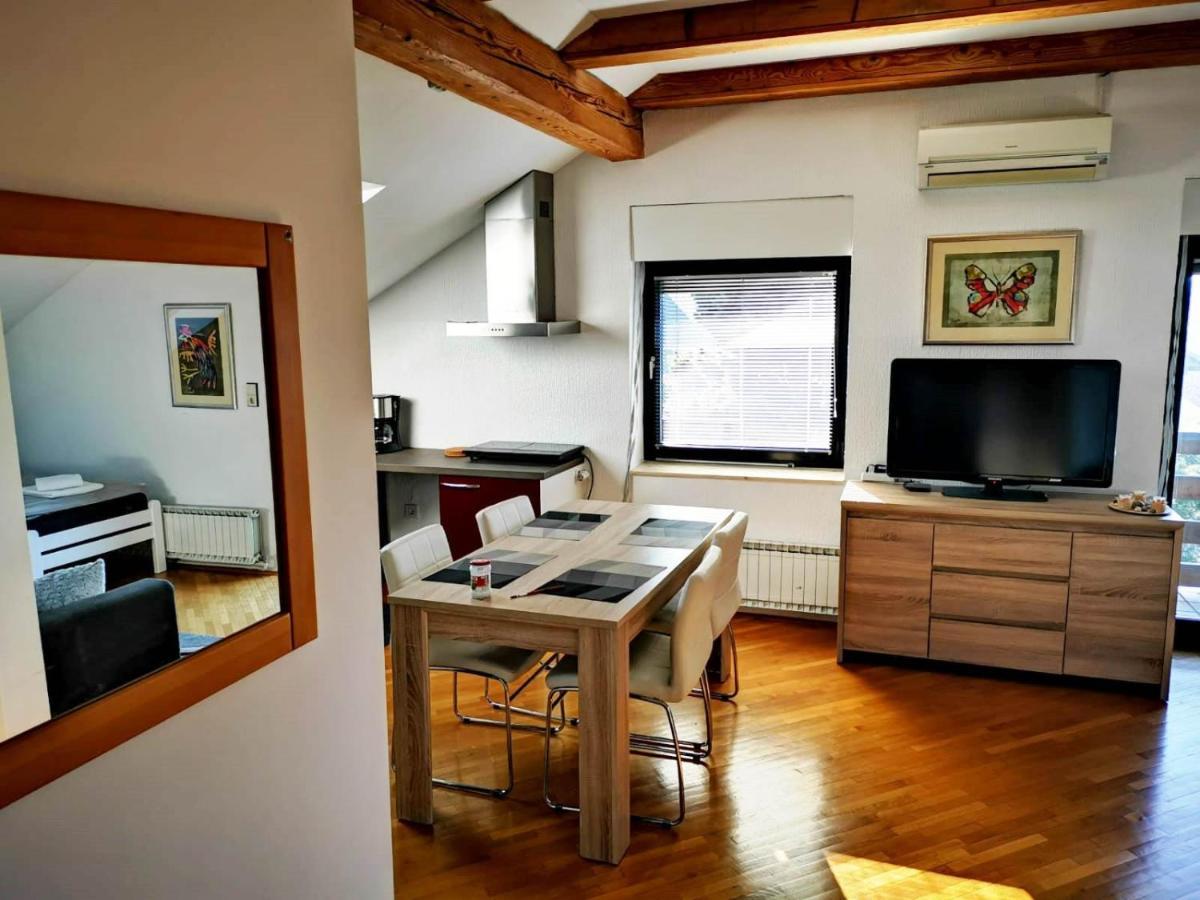 Ela'S Apartment Komenda Экстерьер фото