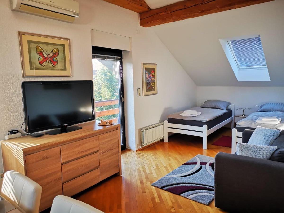Ela'S Apartment Komenda Экстерьер фото