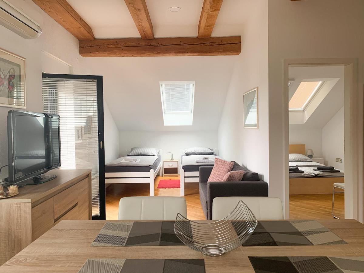 Ela'S Apartment Komenda Экстерьер фото