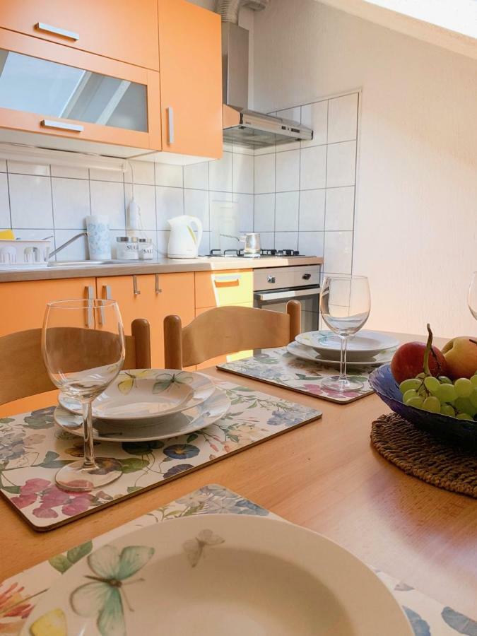 Ela'S Apartment Komenda Экстерьер фото